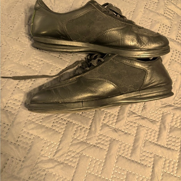 Classic Authentic Black Gucci Sneakers - Picture 9 of 16